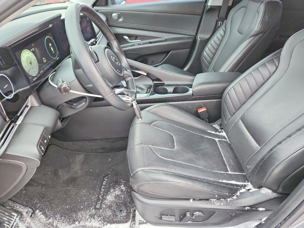 2023 Hyundai Elantra Limited - Image 7