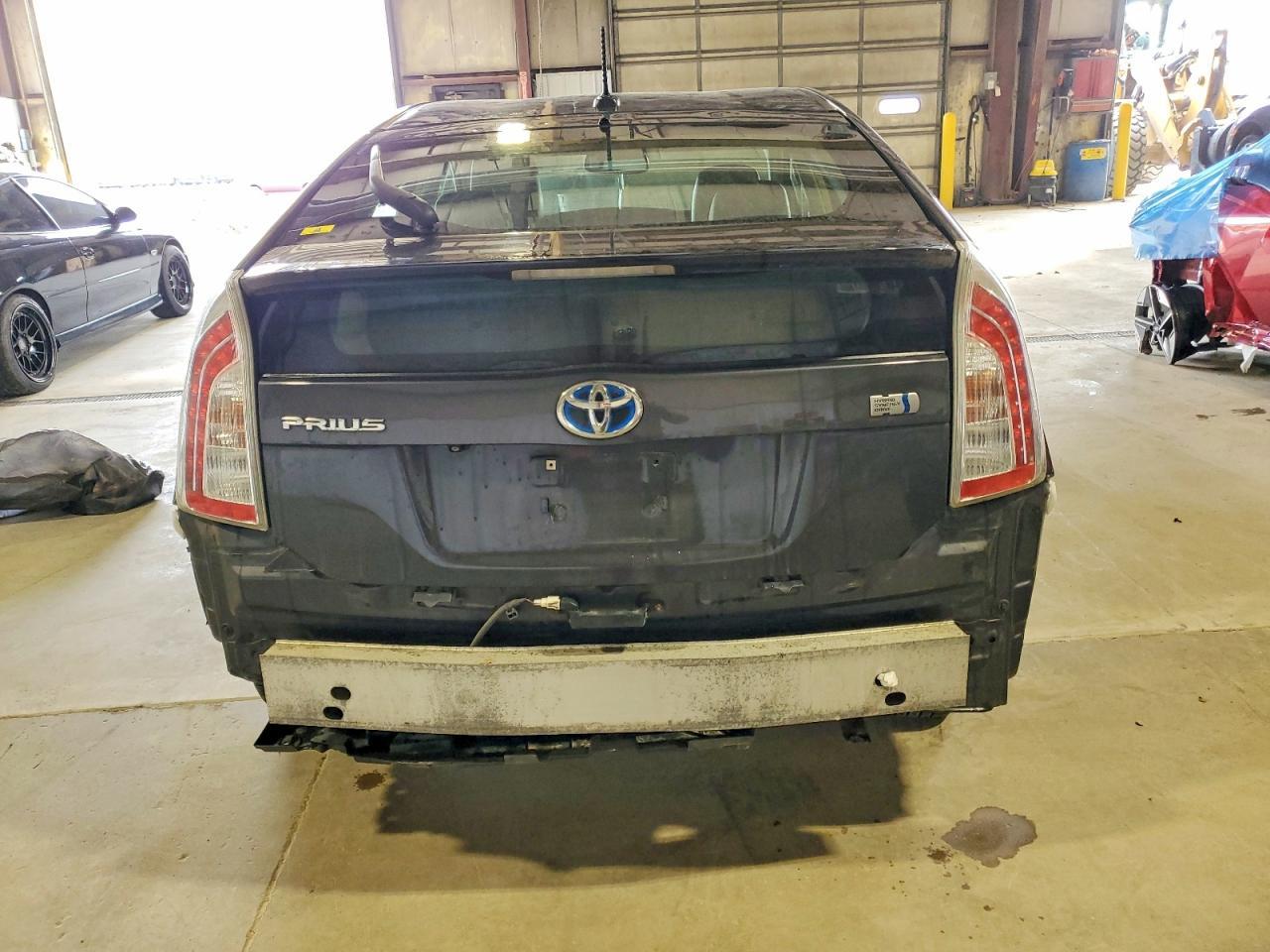 2013 Toyota Prius - Image 6