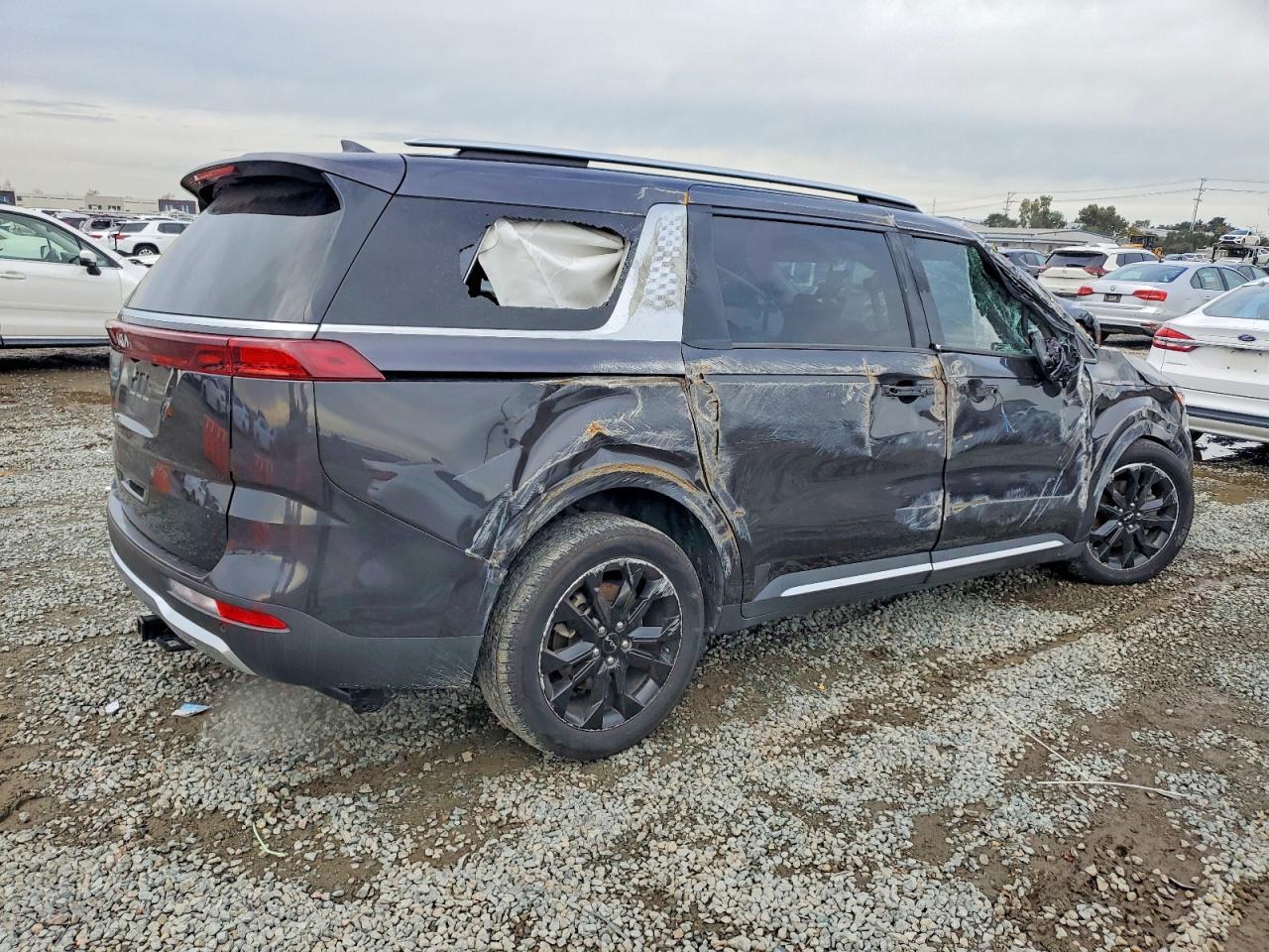 2022 Kia Carnival Sx Prestige - Фото 3