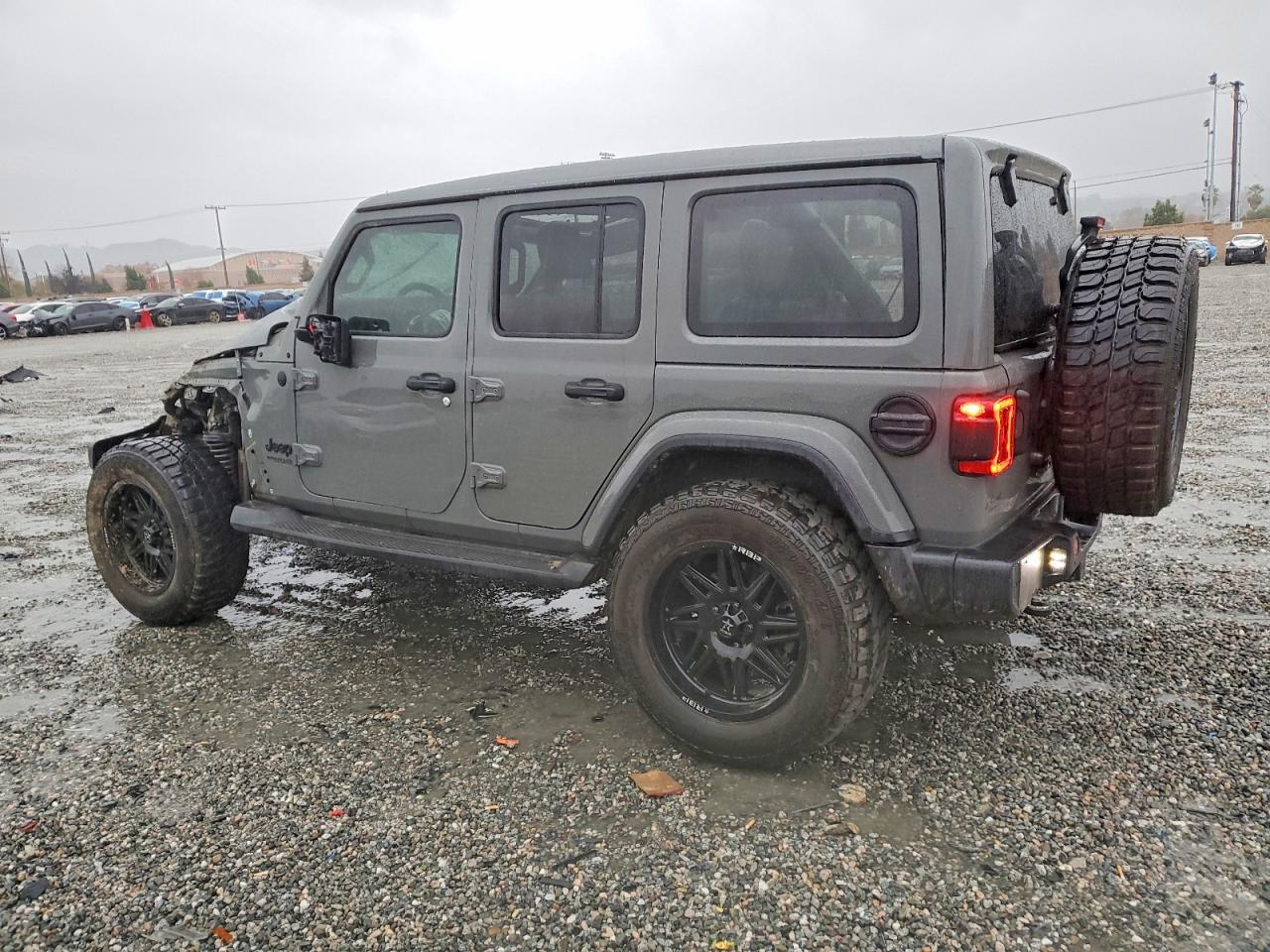2021 Jeep Wrangler Unlimited Sahara - Фото 2