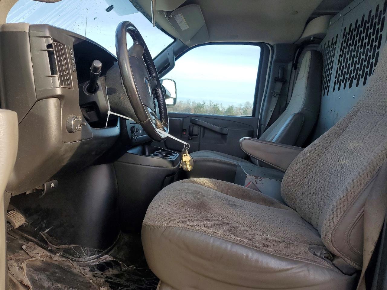 2017 Chevrolet Express 3500 Utility / Service Van - Фото 7
