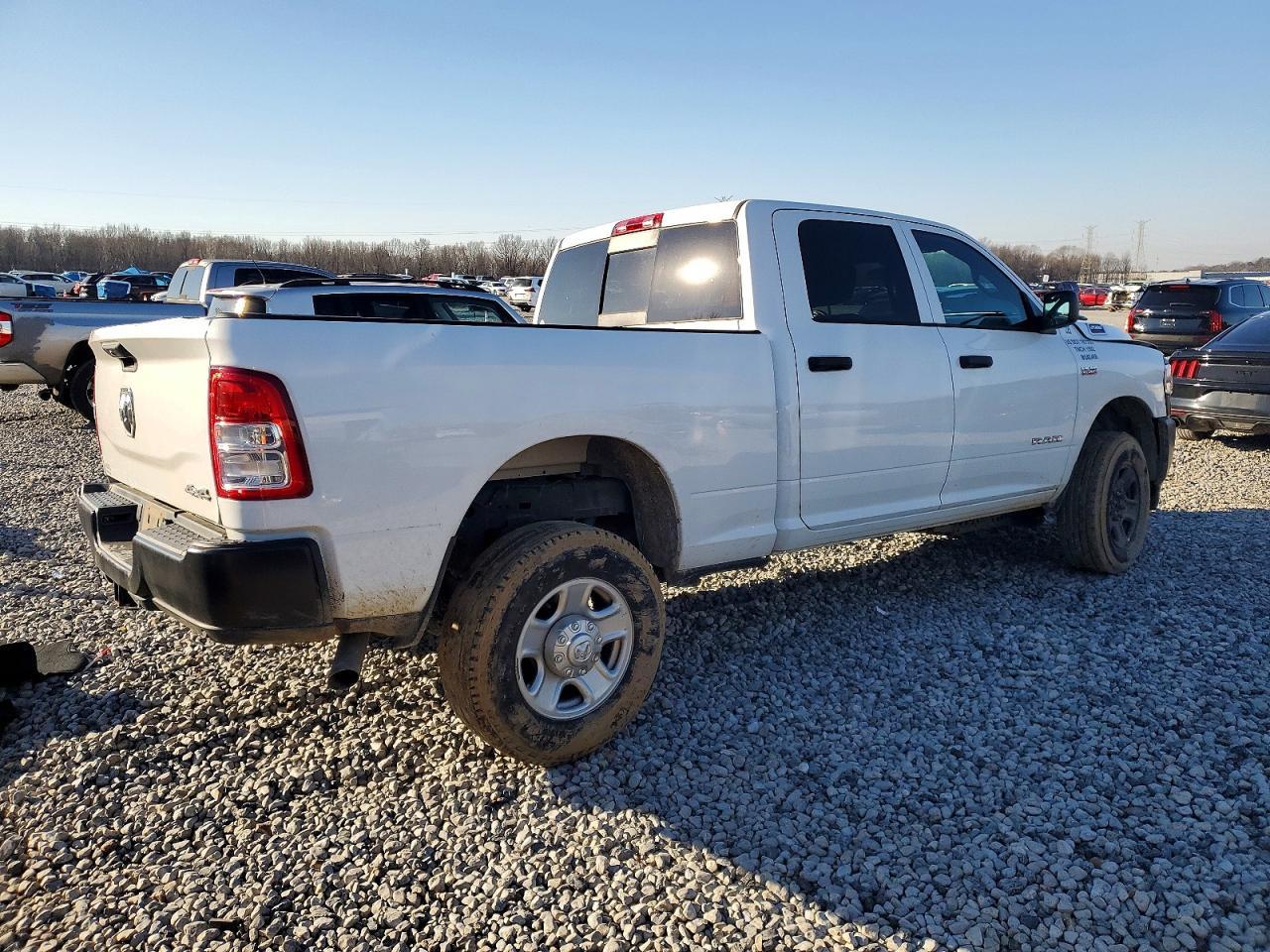 2022 Ram 2500 Tradesman - Фото 3