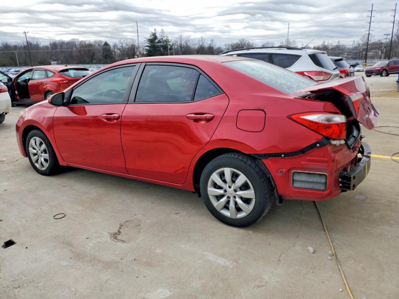 2015 Toyota Corolla Le - Фото 2