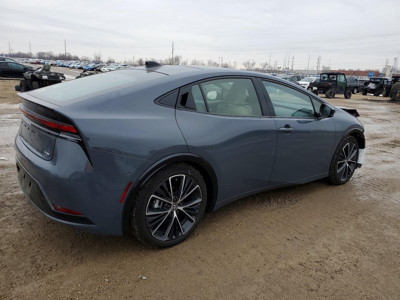 2025 Toyota Prius Le - Фото 3