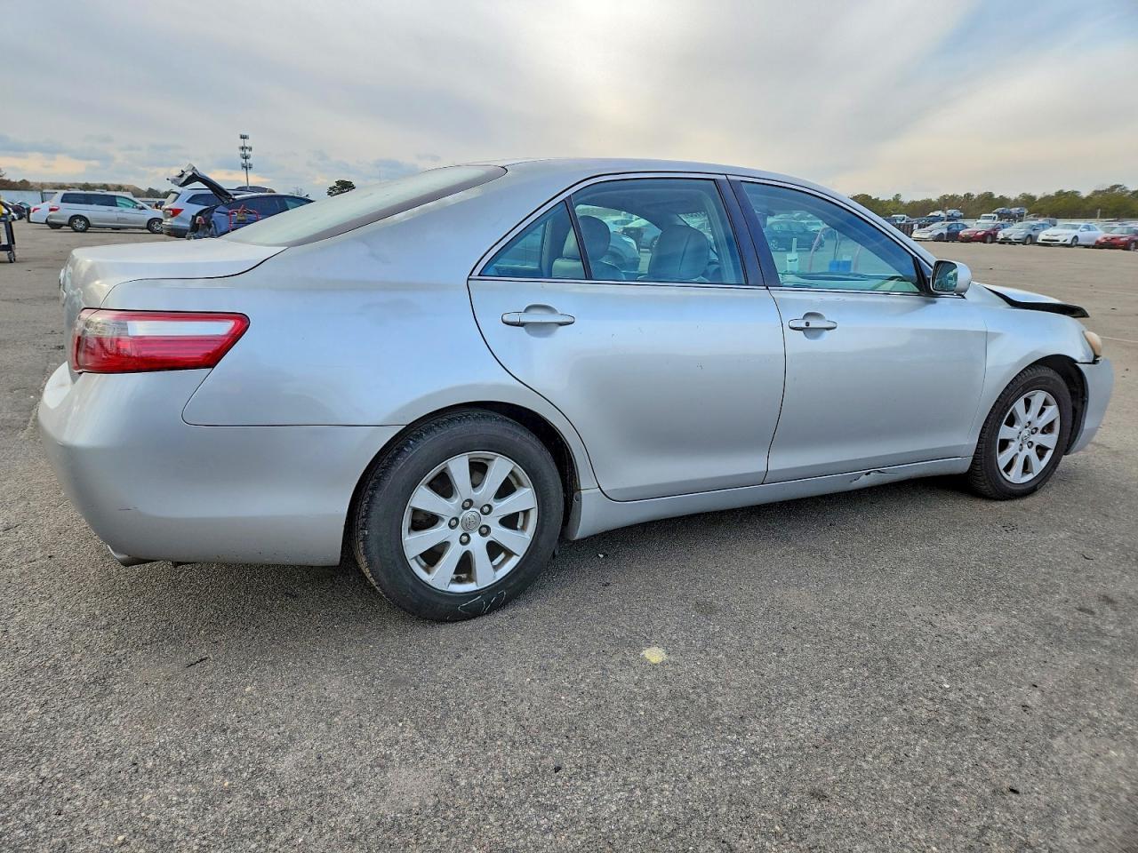 2007 Toyota Camry Le - Image 3