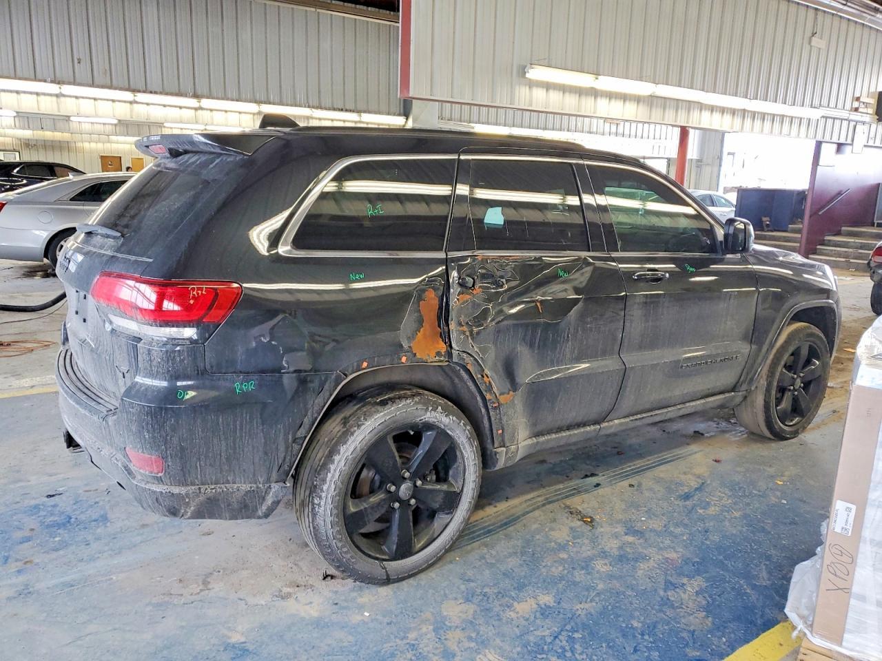 2015 Jeep Grand Cherokee Laredo - Image 3