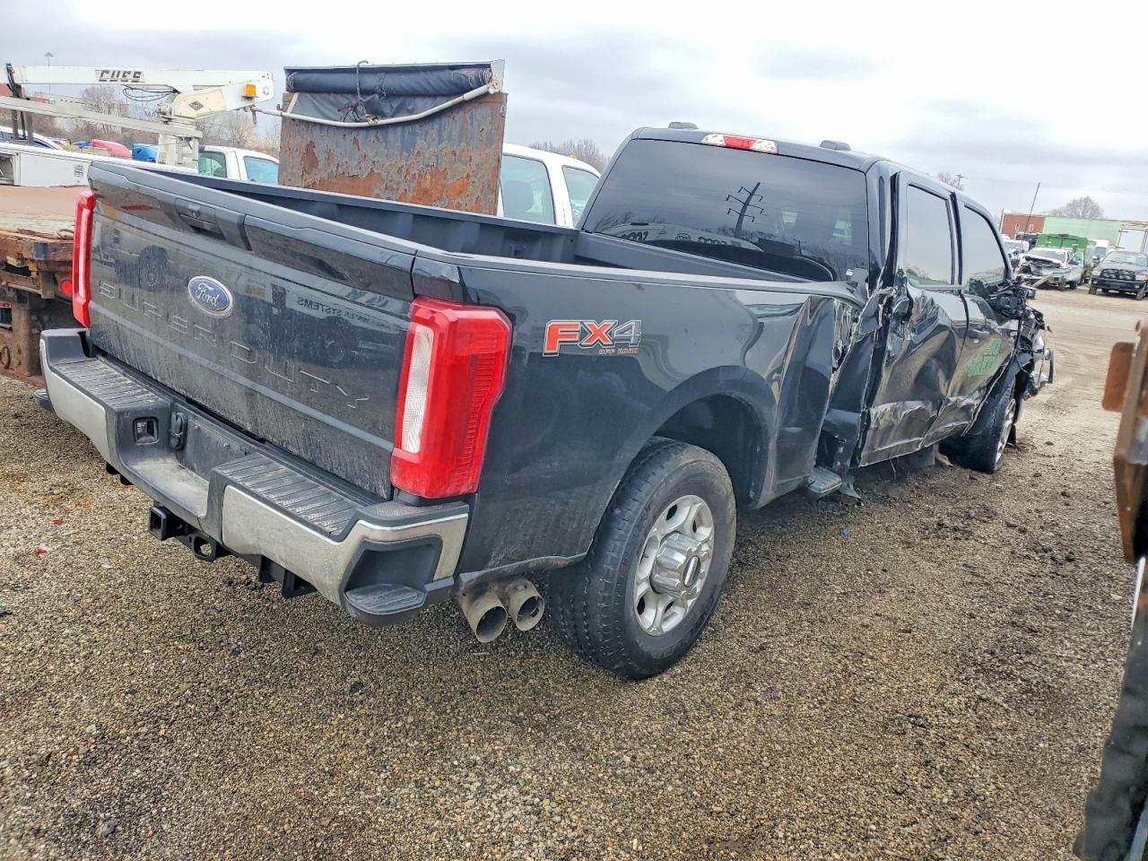 2025 Ford F350 Super Duty - Фото 3