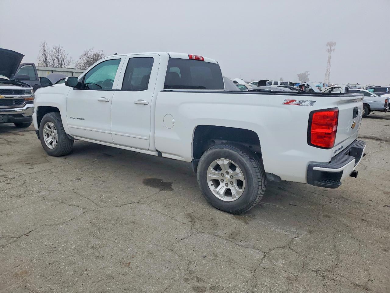 2017 Chevrolet Silverado K1500 Lt - Фото 2