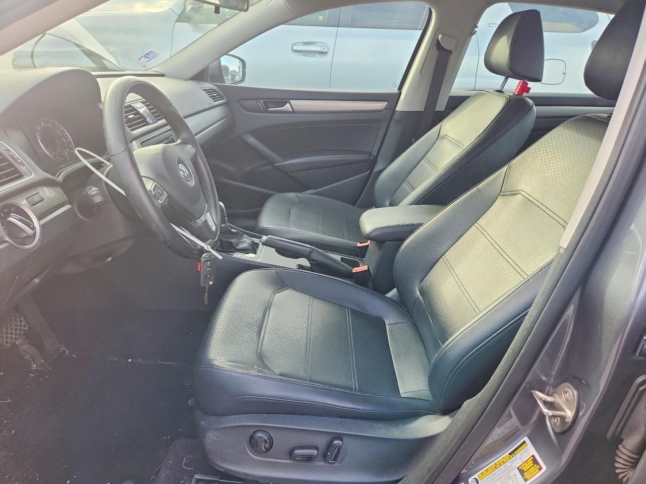 2015 Volkswagen Passat - Image 7