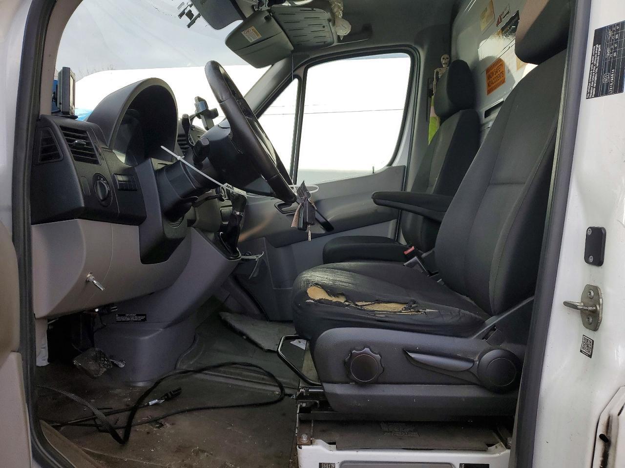 2018 Mercedes Benz Sprinter Box Truck - Image 7