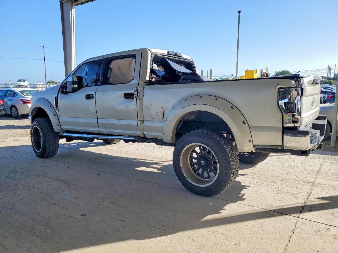 2017 Ford F250 Super Duty - Image 2