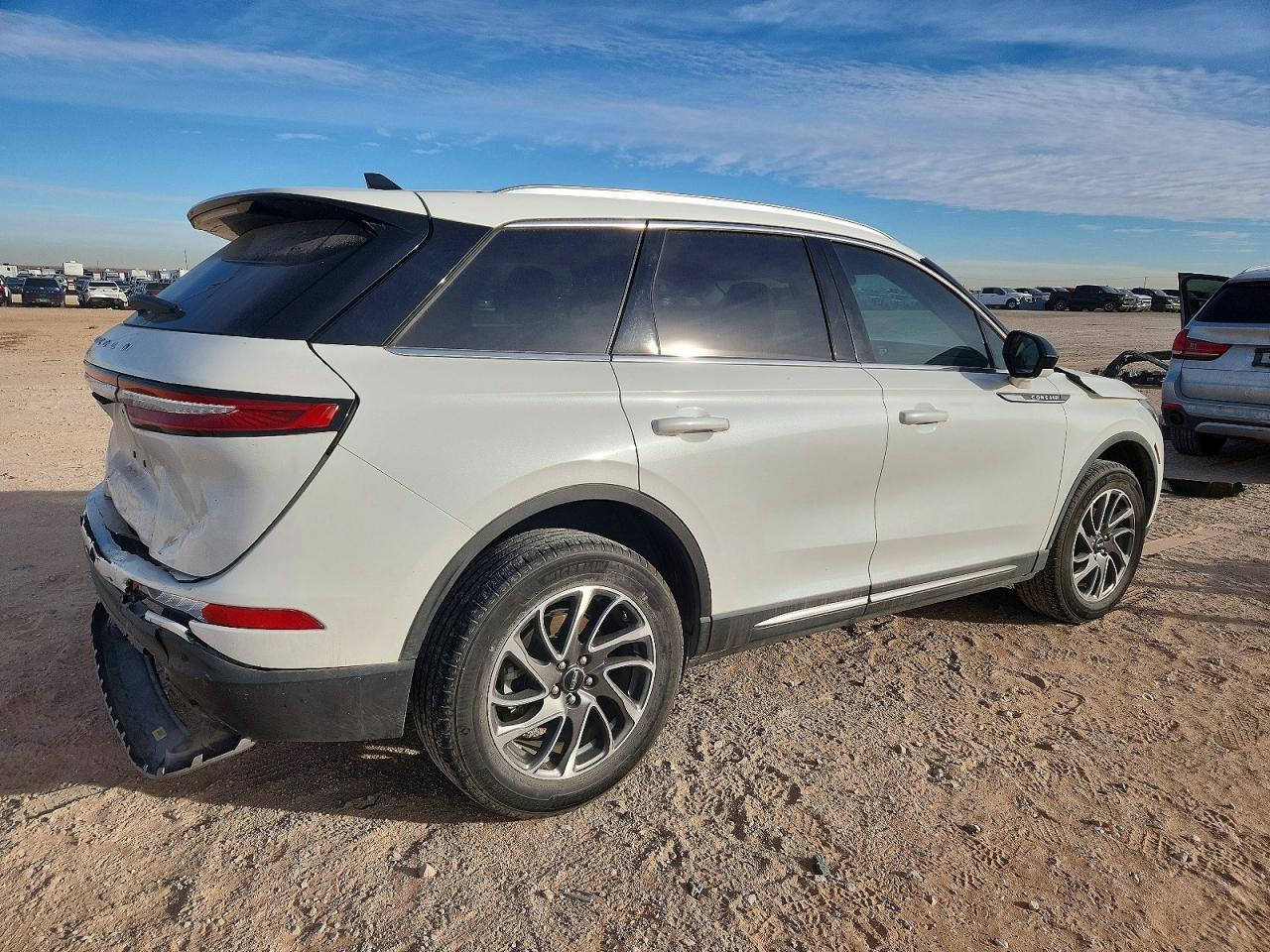 2022 Lincoln Corsair - Фото 3