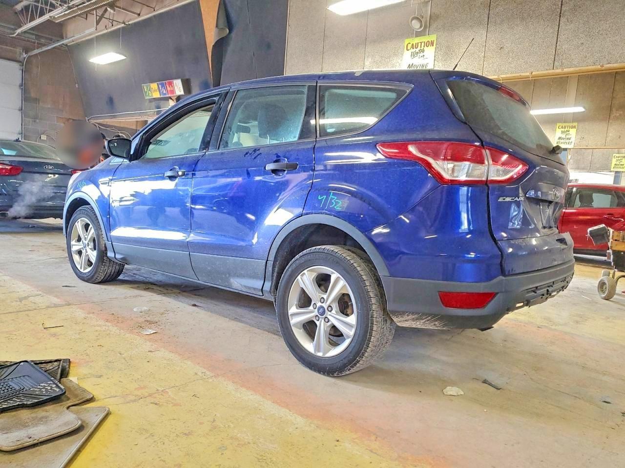 2016 Ford Escape S - Фото 2