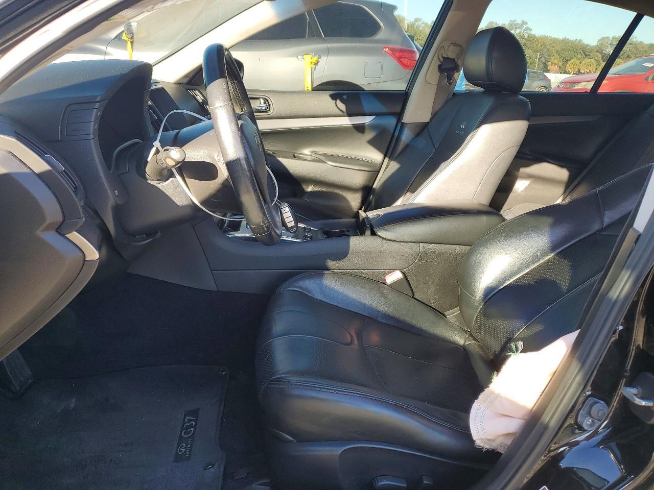 2013 Infiniti G37 Base - Image 7