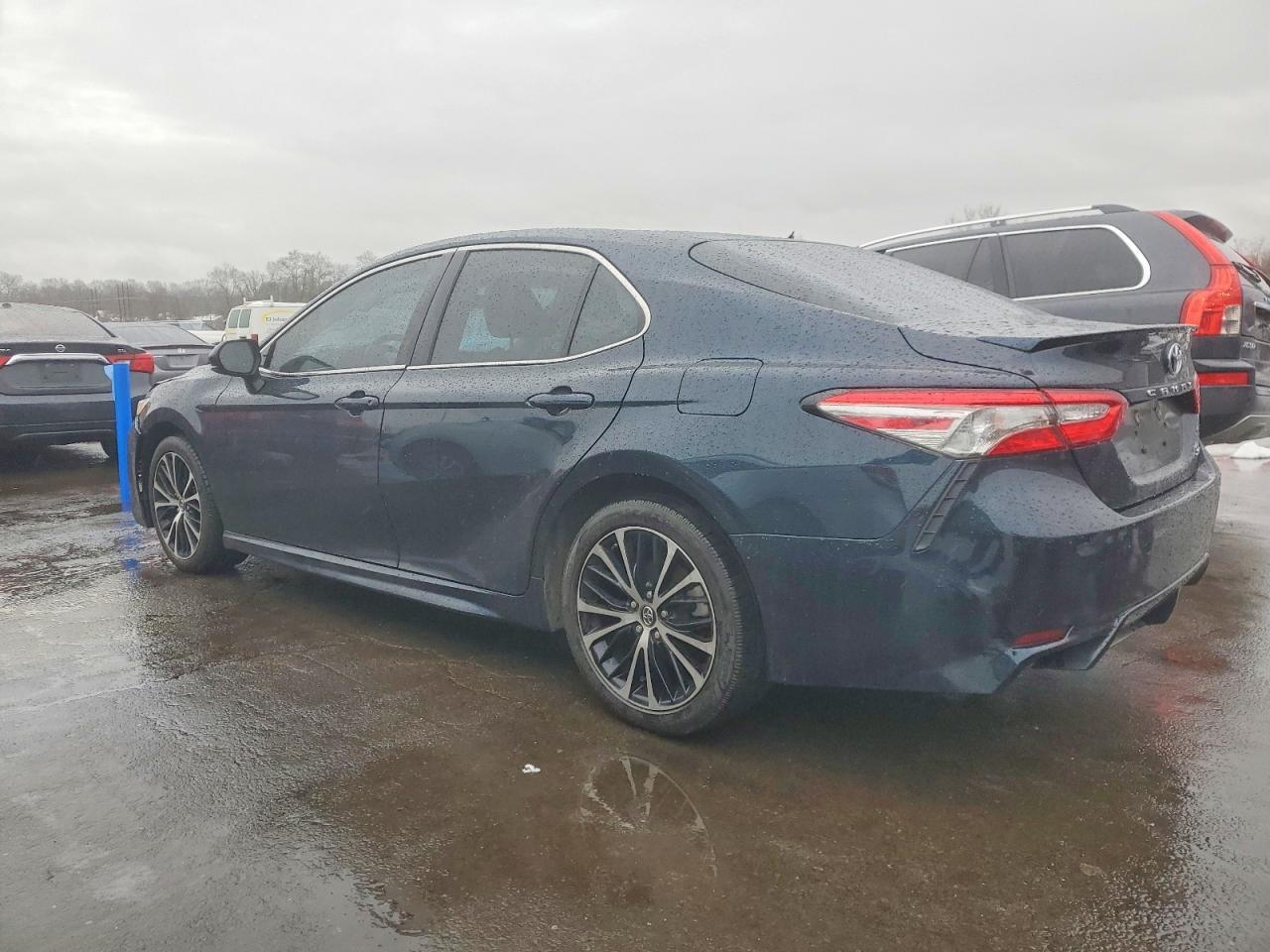 2018 Toyota Camry L - Фото 2