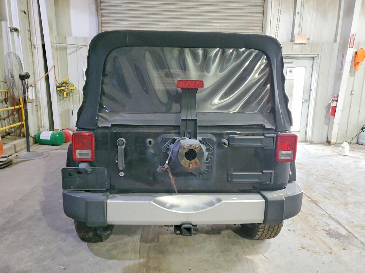 2015 Jeep Wrangler Unlimited Sahara - Фото 6