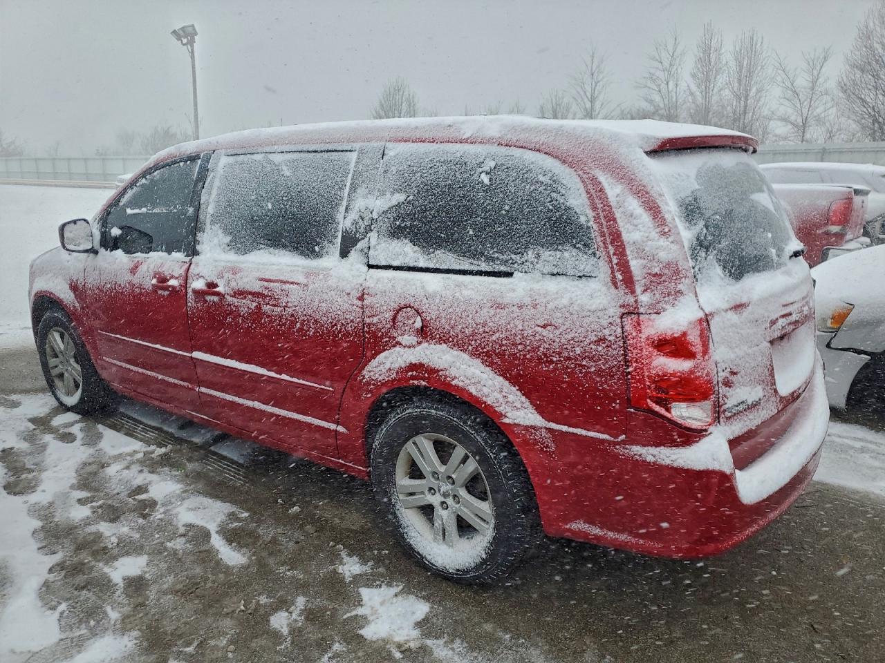 2013 Dodge Grand Caravan Crew - Image 2