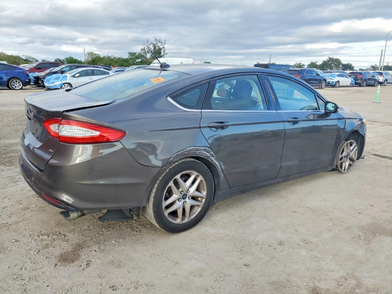 2016 Ford Fusion Se - Image 3
