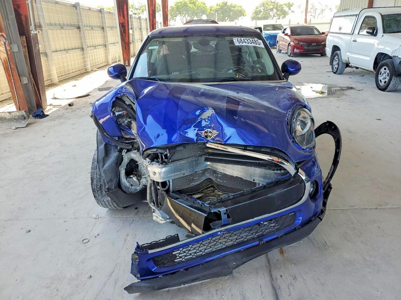 2019 Mini Cooper - Image 5