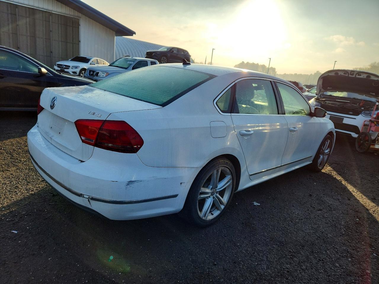 2015 Volkswagen Passat Se - Image 3