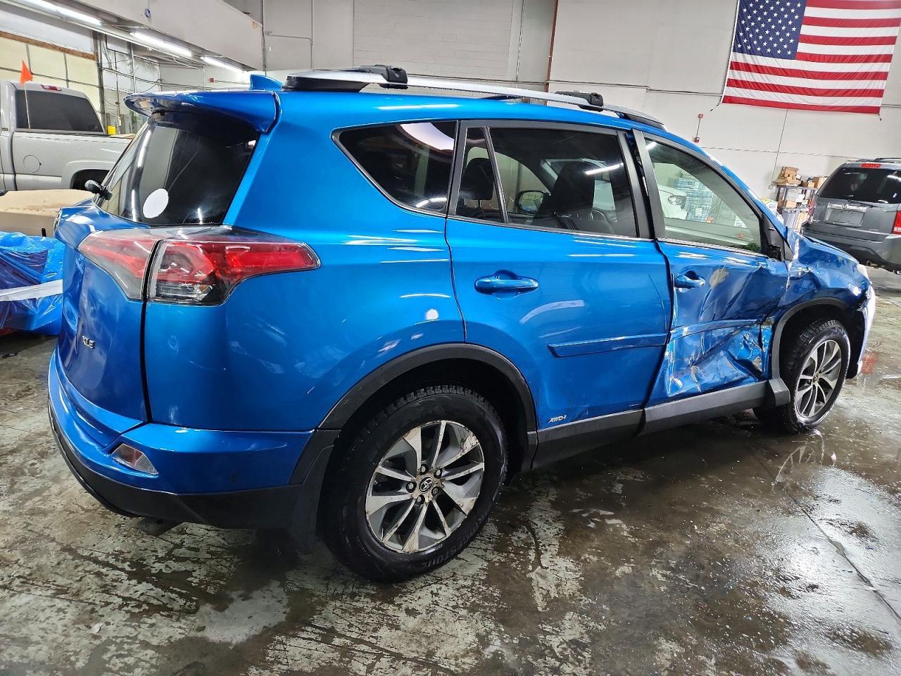 2018 Toyota Rav4 Hybrid Xle - Image 3