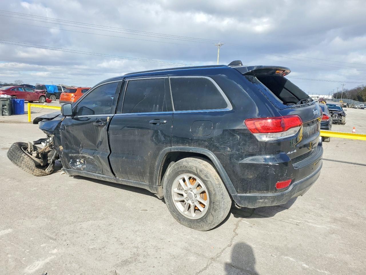 2020 Jeep Grand Cherokee Laredo - Image 2