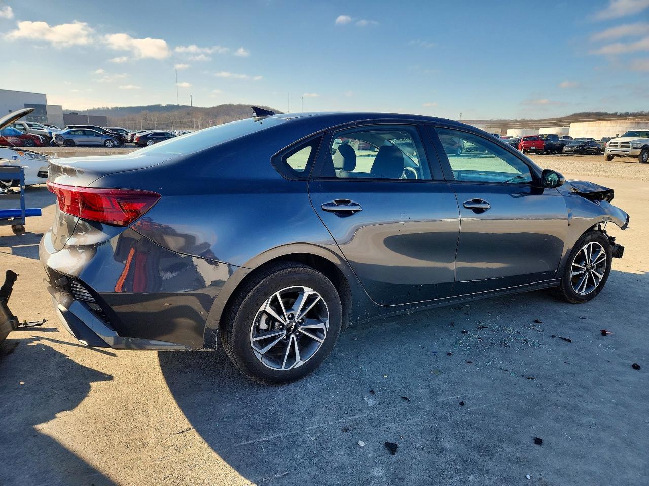 2024 Kia Forte Lx - Фото 3