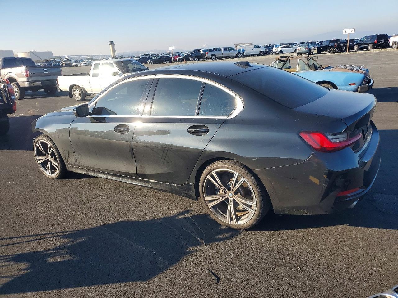 2024 BMW 330I - Фото 2