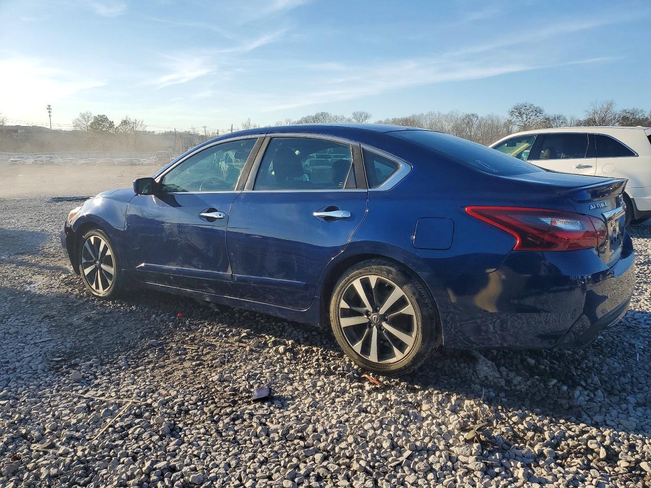 2017 Nissan Altima 2.5 - Image 2