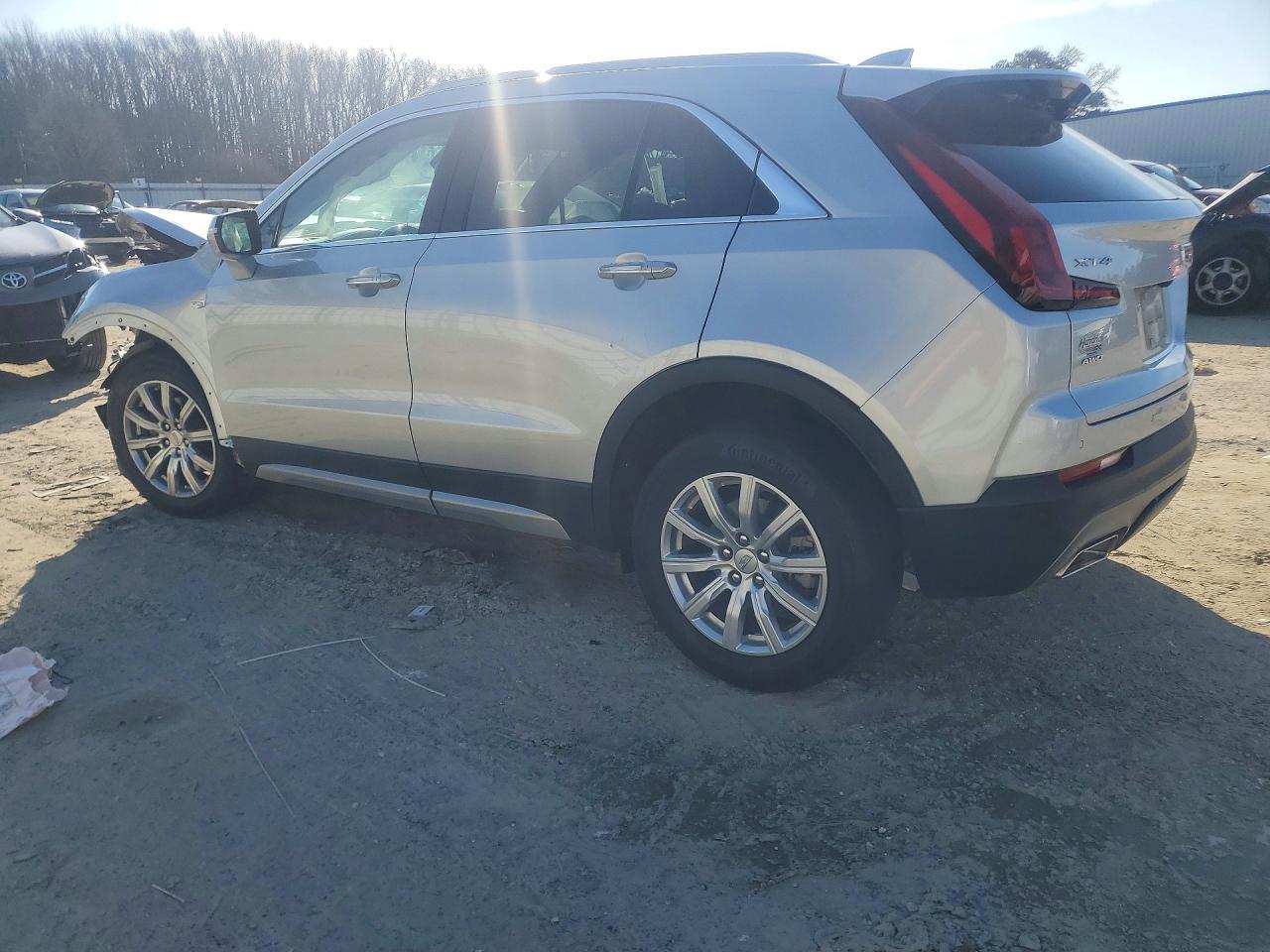 2022 Cadillac Xt4 Premium Luxury - Фото 2