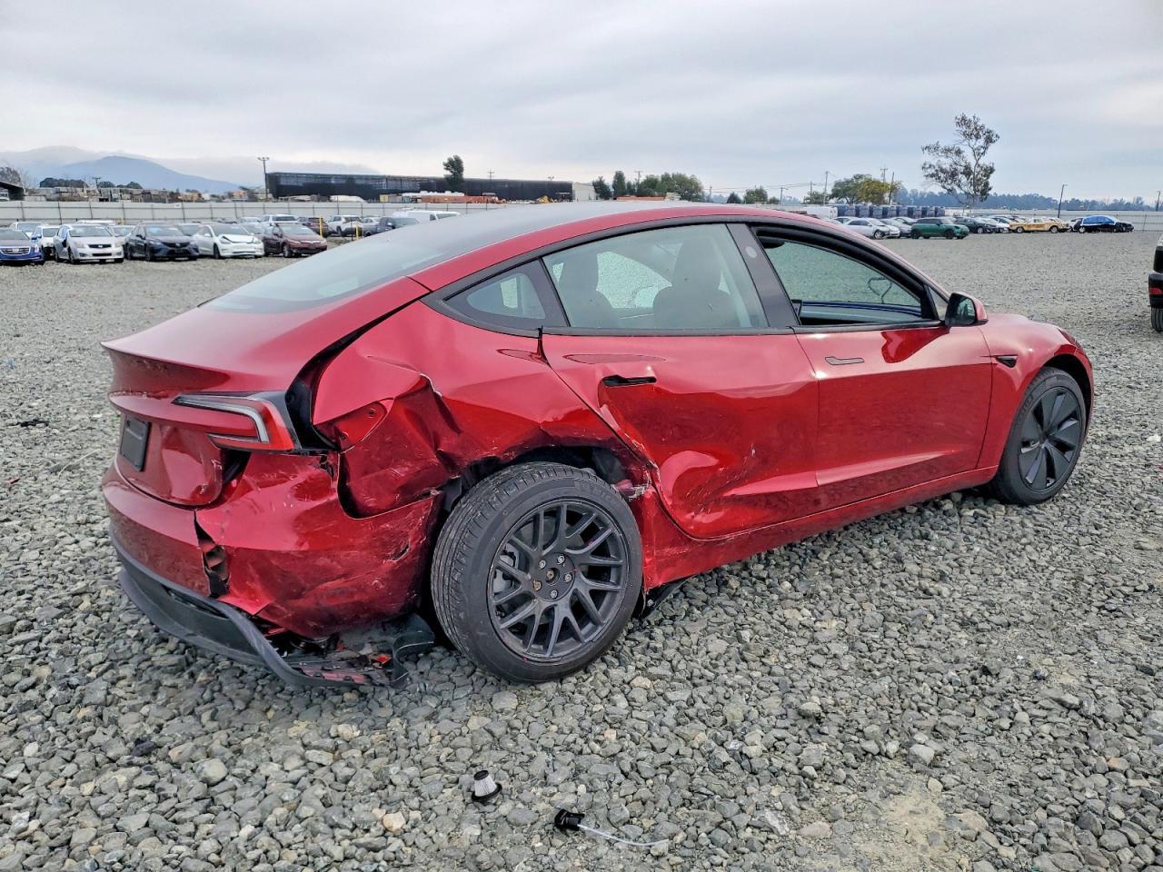 2025 Tesla Model 3 - Фото 3