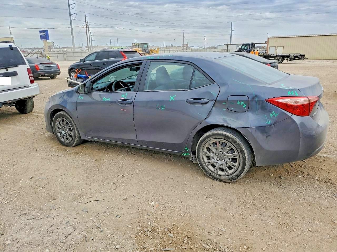 2019 Toyota Corolla L - Фото 2