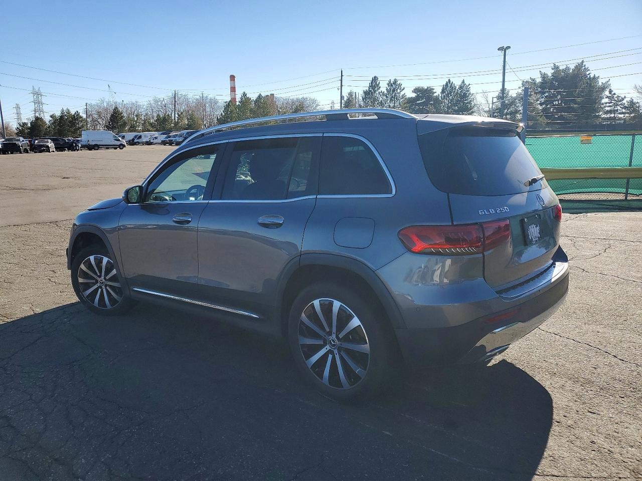 2022 Mercedes-Benz Glb 250 - Image 2