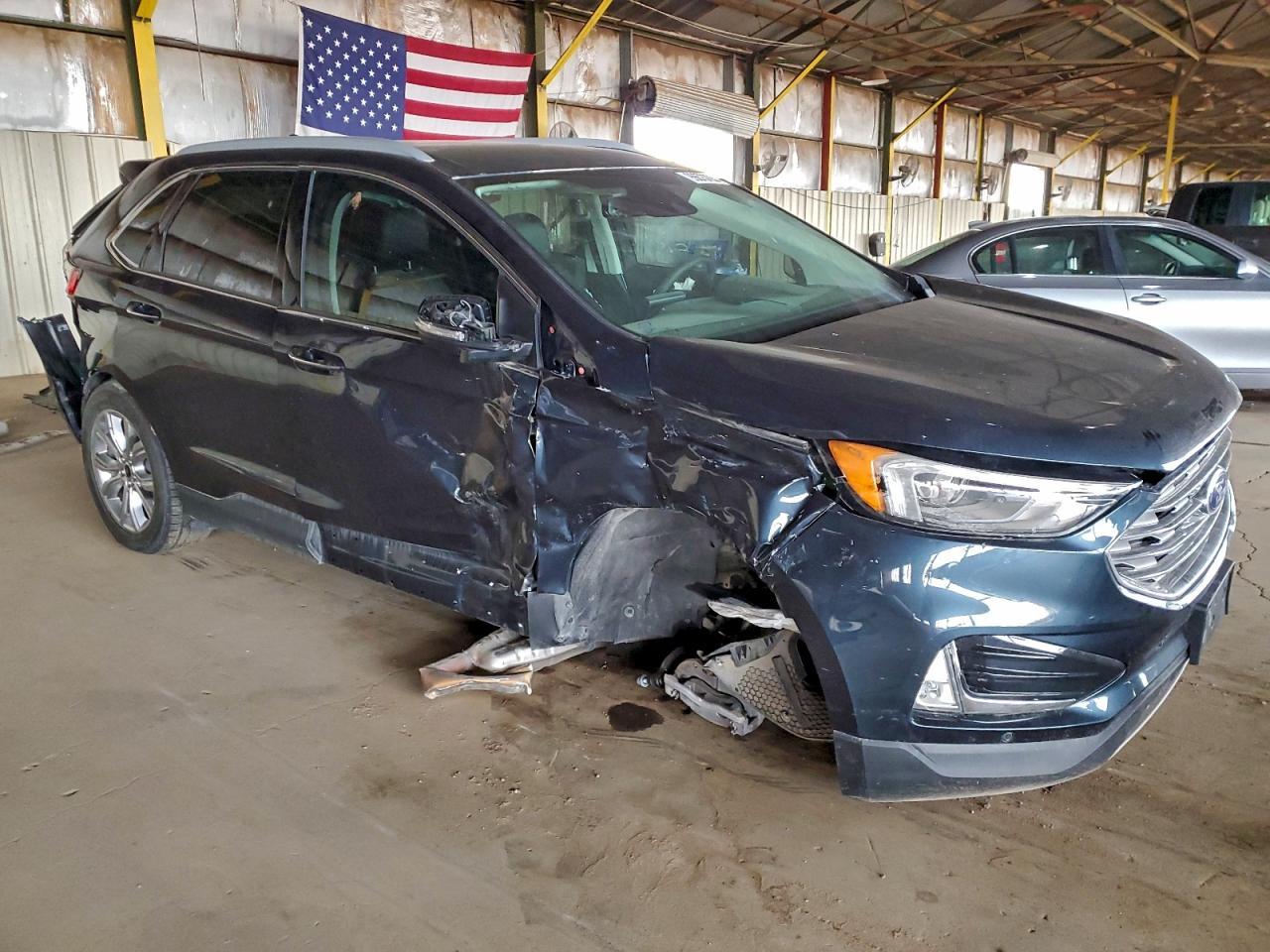 2024 Ford Edge Titanium - Image 4