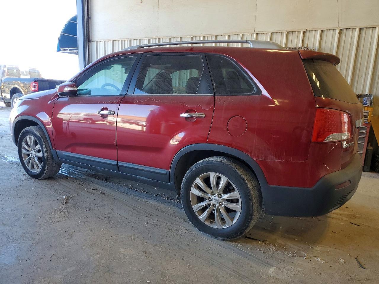 2011 Kia Sorento - Image 2