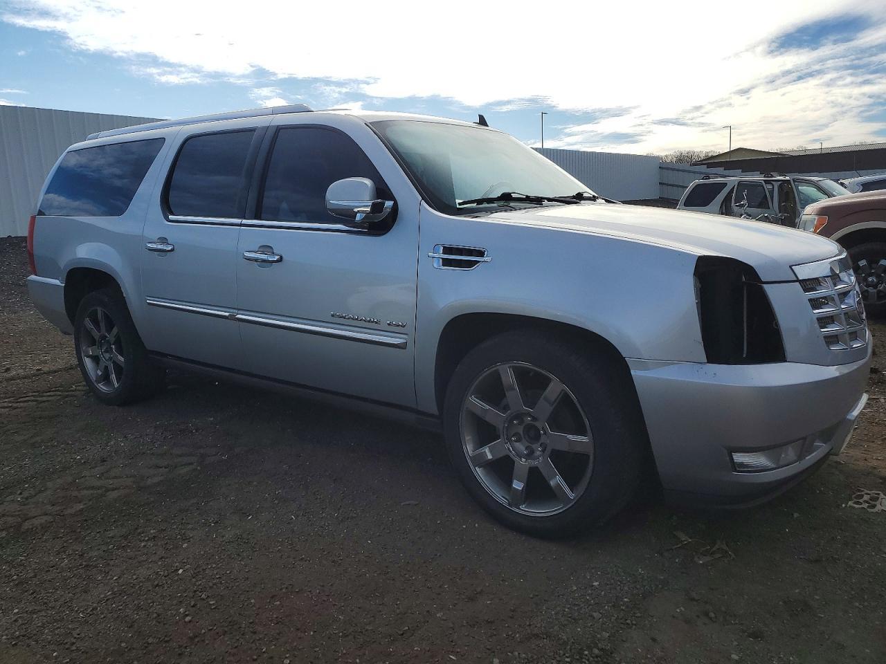 2012 Cadillac Escalade Esv Luxury - Image 4