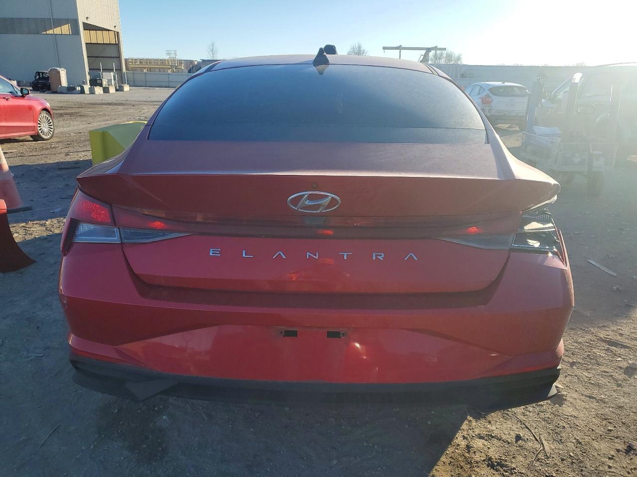 2021 Hyundai Elantra Se - Фото 6