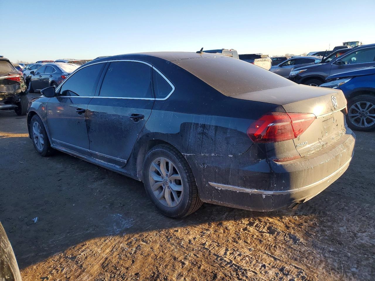 2017 Volk Passat S - Фото 2