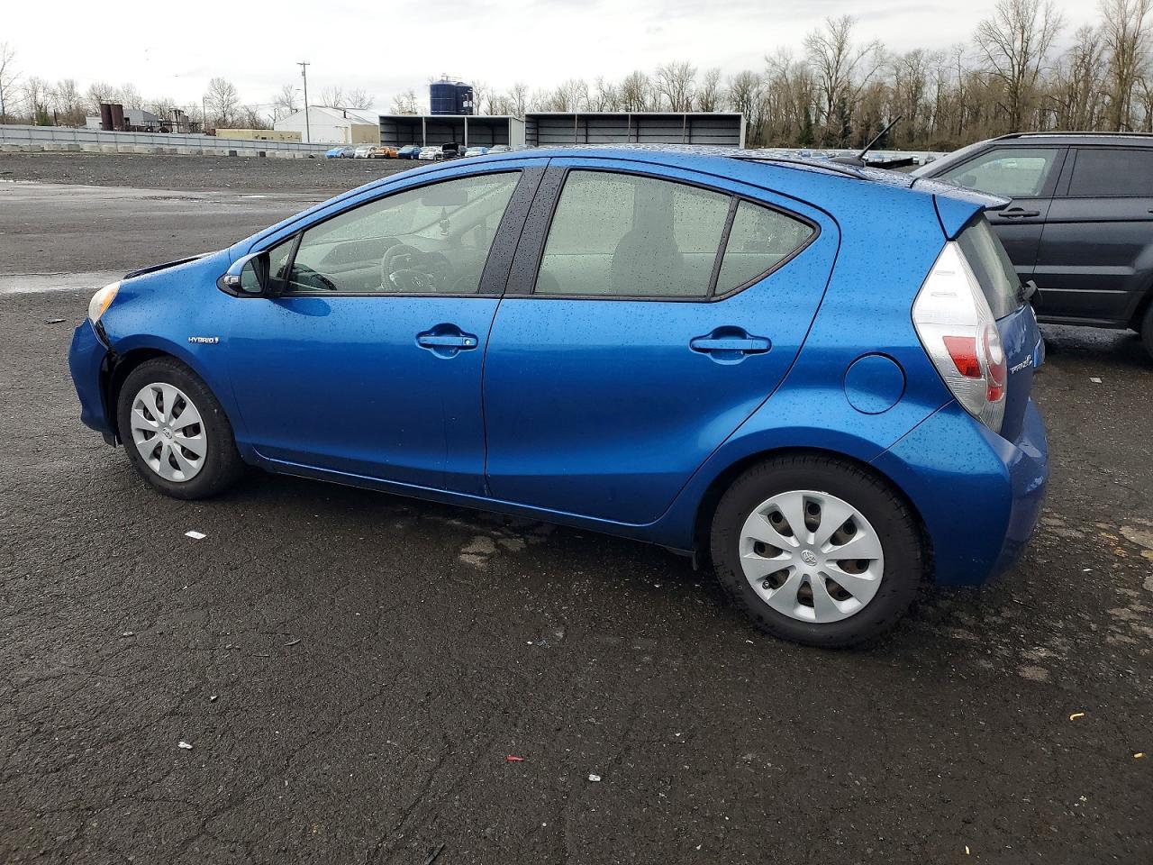 2013 Toyota Prius C - Image 2