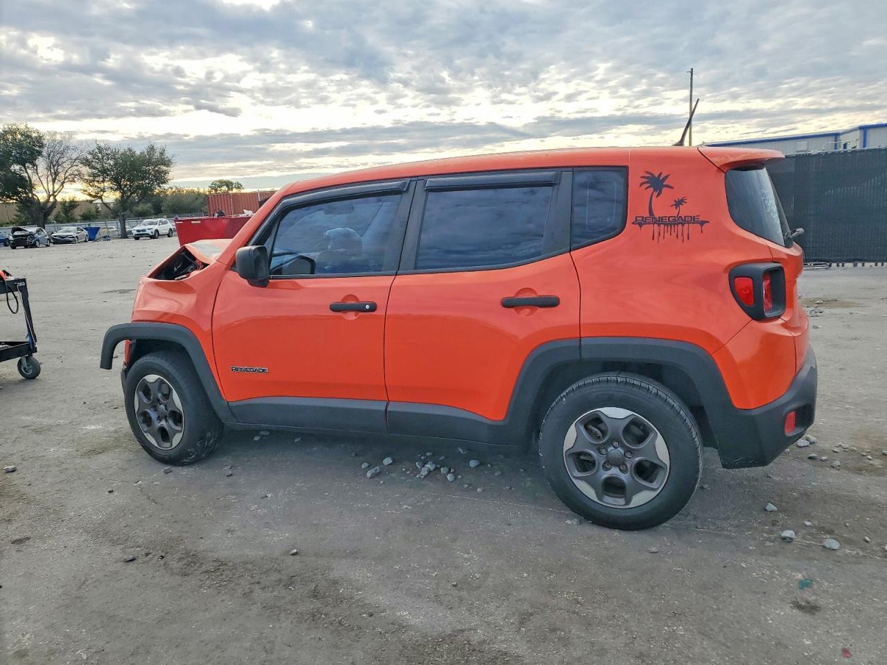 2015 Jeep Renegade Sport - Фото 2