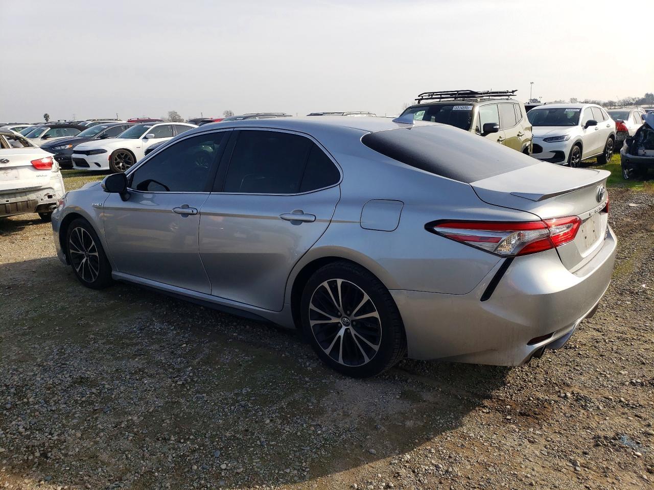 2018 Toyota Camry Hybrid - Фото 2