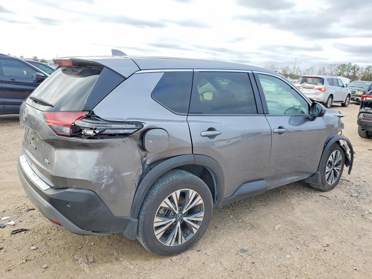 2023 Nissan Rogue Sv - Image 3
