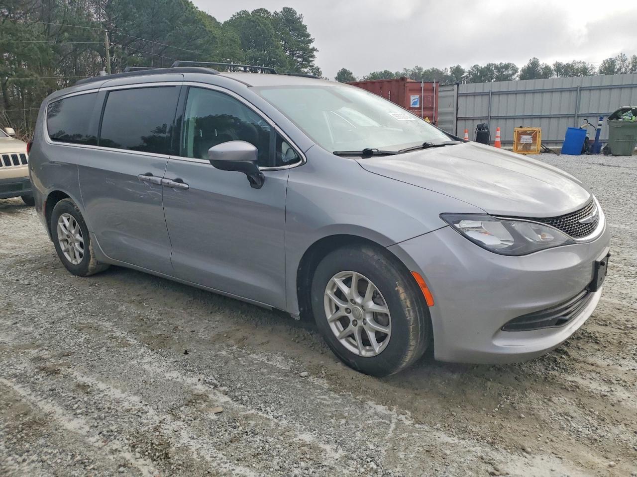 2020 Chrysler Voyager Lxi - Фото 4