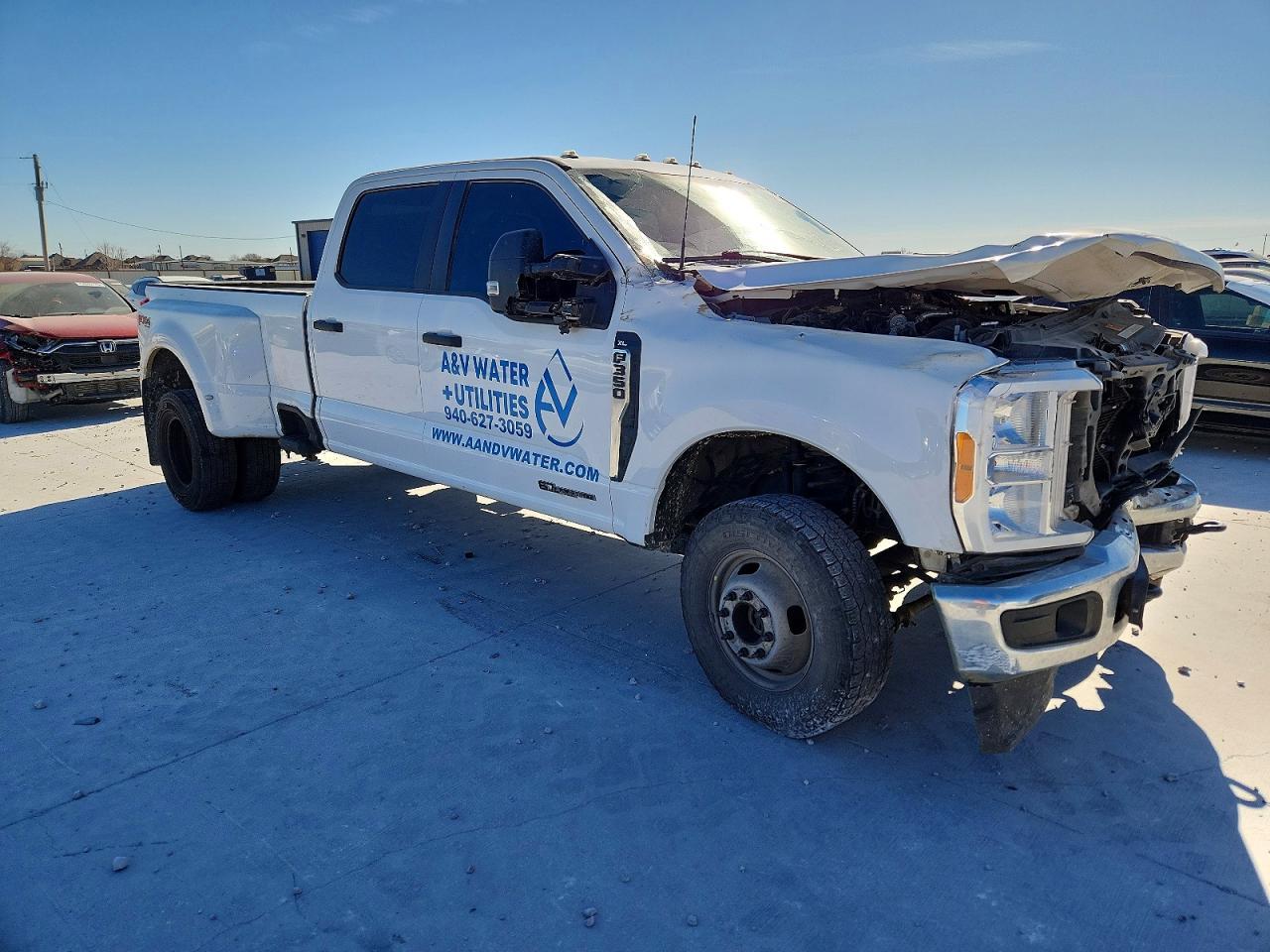 2023 Ford F350 Super Duty - Image 4