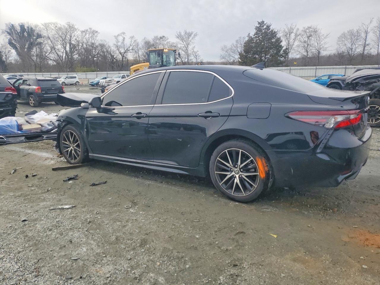 2024 Toyota Camry Se - Фото 2