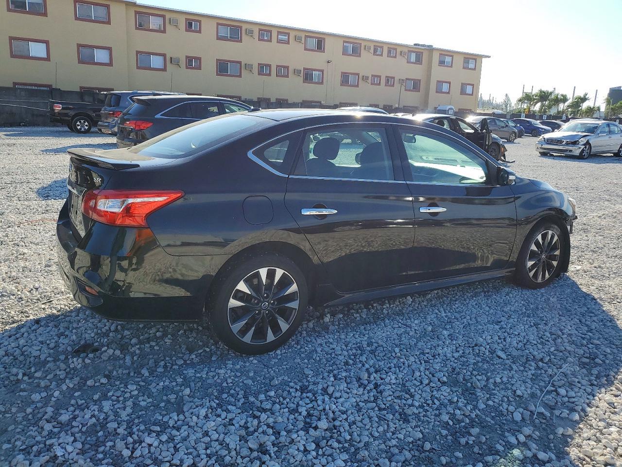 2019 Nissan Sentra S - Фото 3