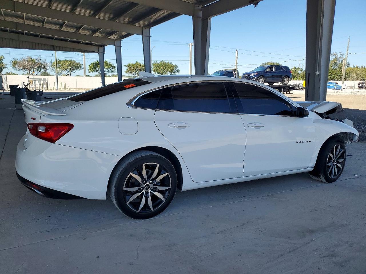 2022 Chevrolet Malibu Rs - Image 3