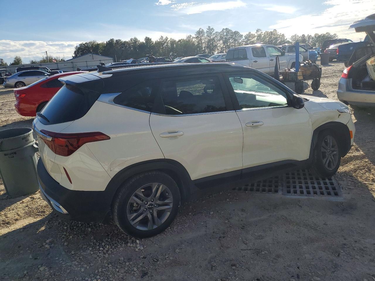 2022 Kia Seltos S - Фото 3