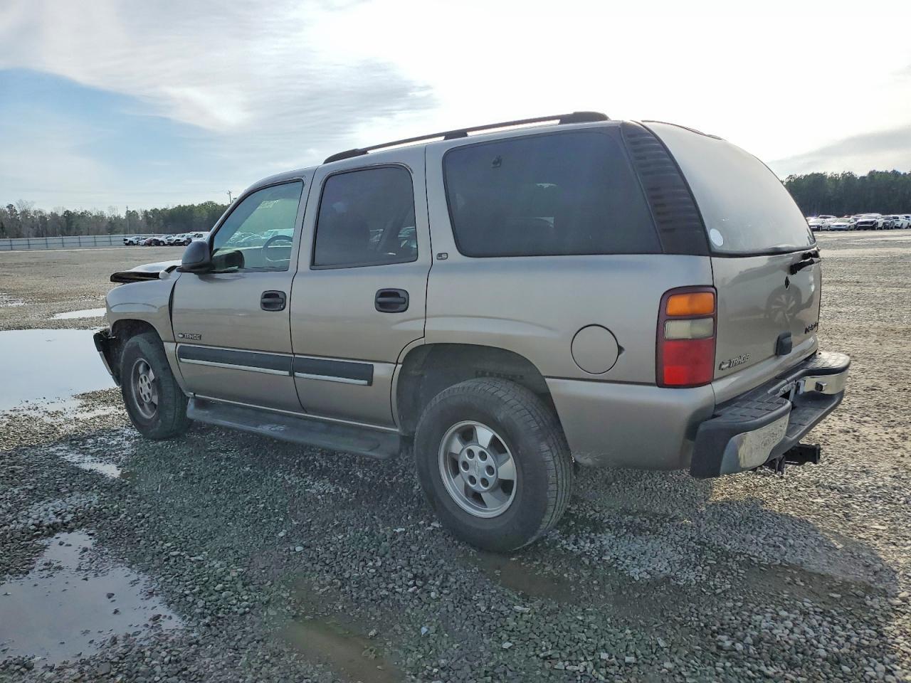 2001 Chevrolet Tahoe C1500 - Фото 2