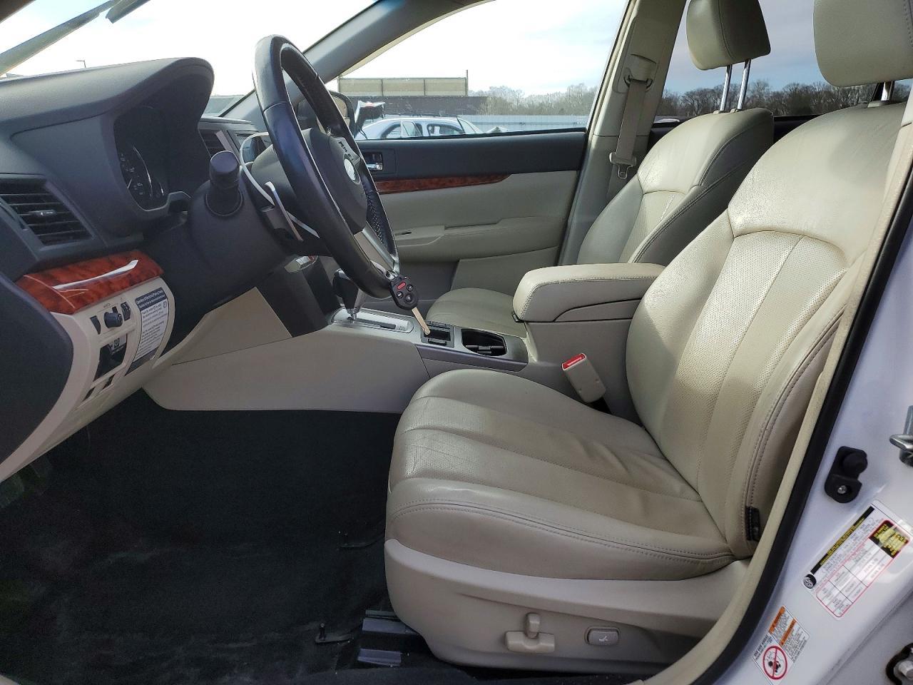 2011 Subaru Outback 2.5I Limited - Image 7